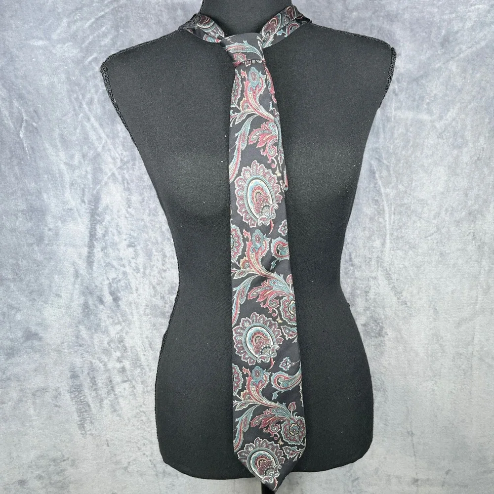 Christian Dior Silk Necktie Paisley Fabric Woven in Italy Made in USA‎